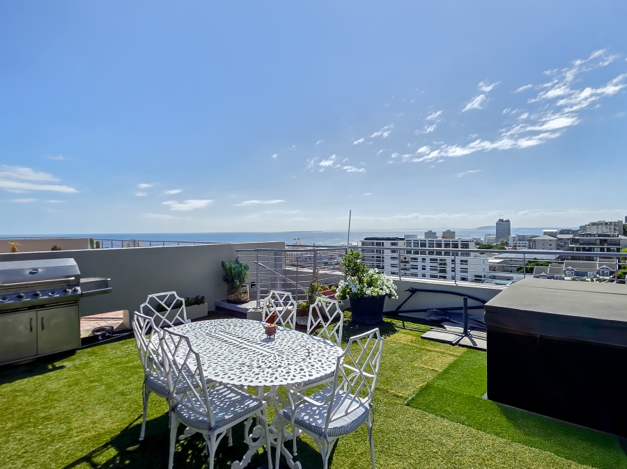 2 Bedroom Property for Sale in Sea Point Western Cape